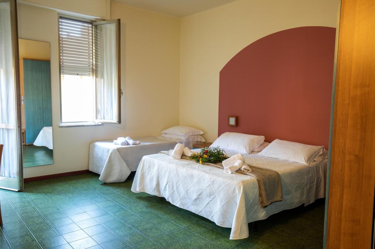 Xxv Aprile Casa Per Ferie Hotell Albenga Exteriör bild