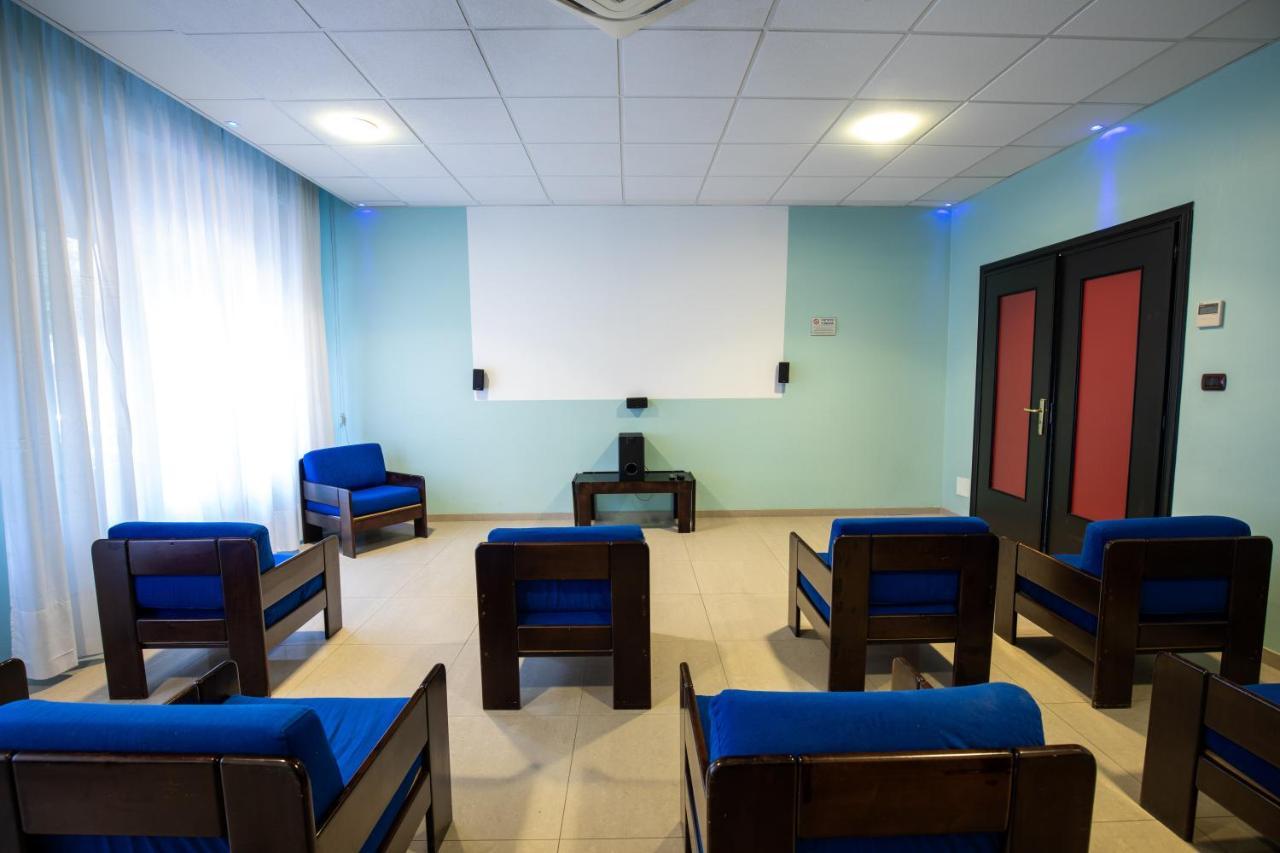 Xxv Aprile Casa Per Ferie Hotell Albenga Exteriör bild