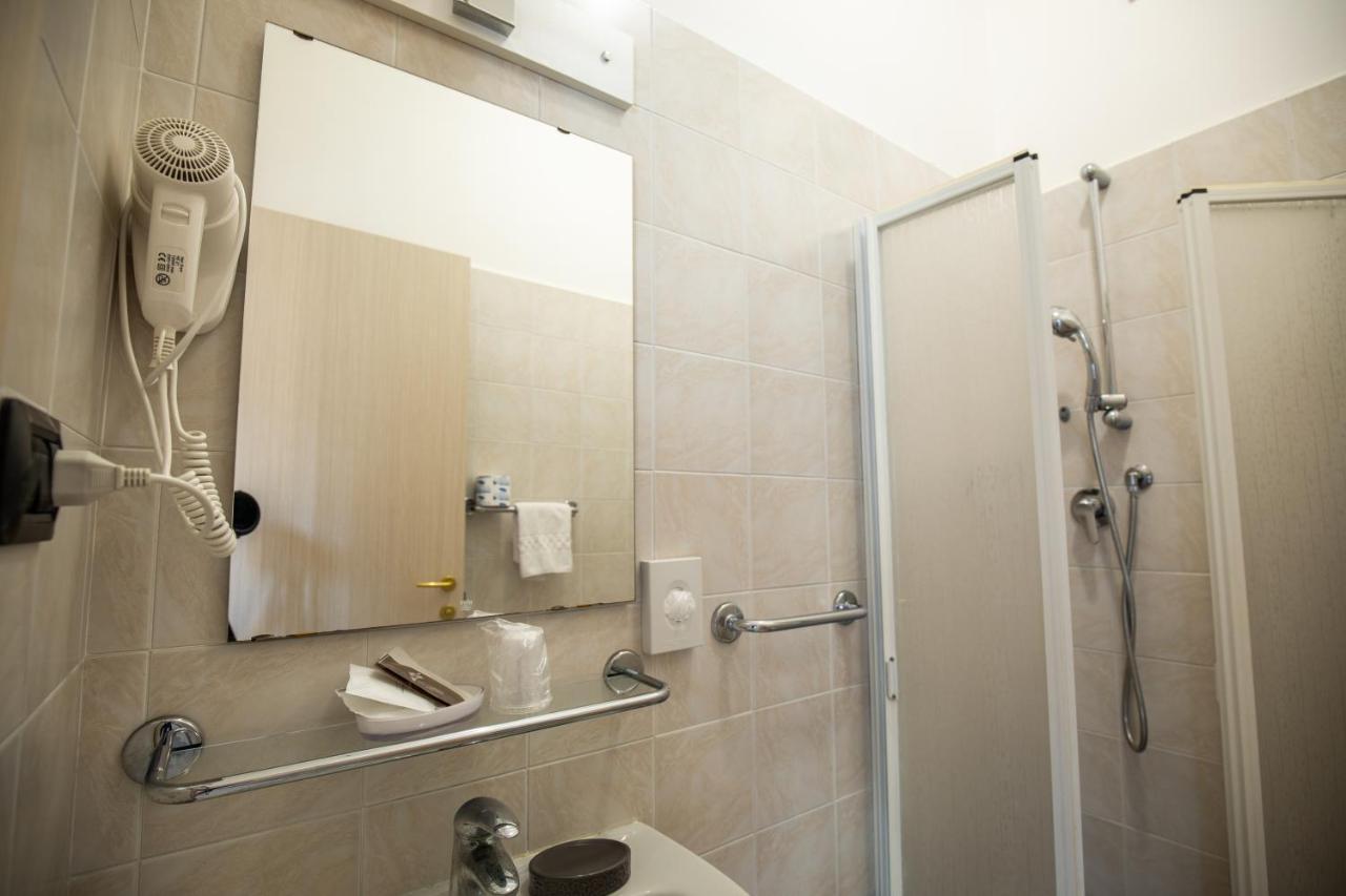 Xxv Aprile Casa Per Ferie Hotell Albenga Exteriör bild